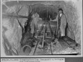 Bärenkopfstollen Transport und Verlegen der Drainagerohre, Archiv Jenbacher Museum